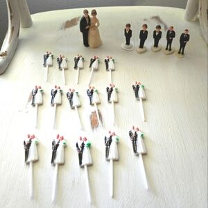 VTG Bride and Groom Cake Toppers Black and White